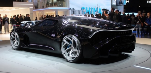 Компания Bugatti заключила на Женевском автосалоне эпохальную сделку, продав новую модель La Voiture Noire за рекордные $12,3 млн. Автомобиль,